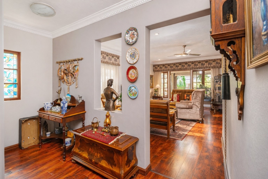 5 Bedroom Property for Sale in Meerhof North West